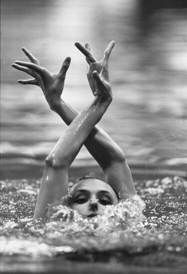Олимпийская чемпионка во фигурному плаванию Ольга Брусникина