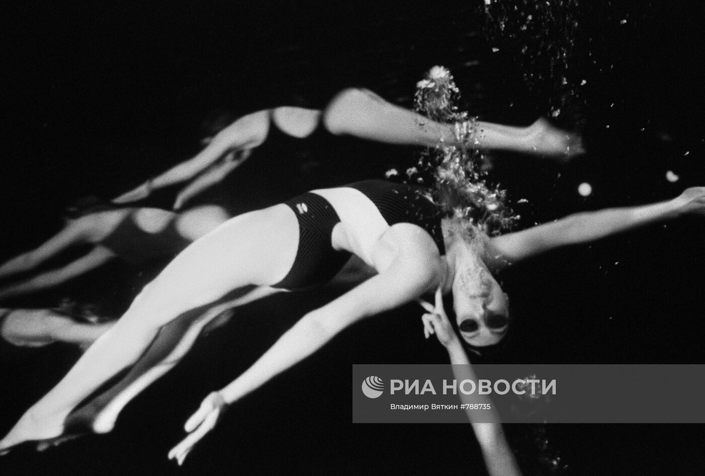 Школа синхронного плавания в Московском институте физкультуры