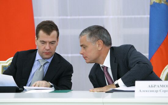 Президент РФ провел заседание Госсовета по проблемам пожилых