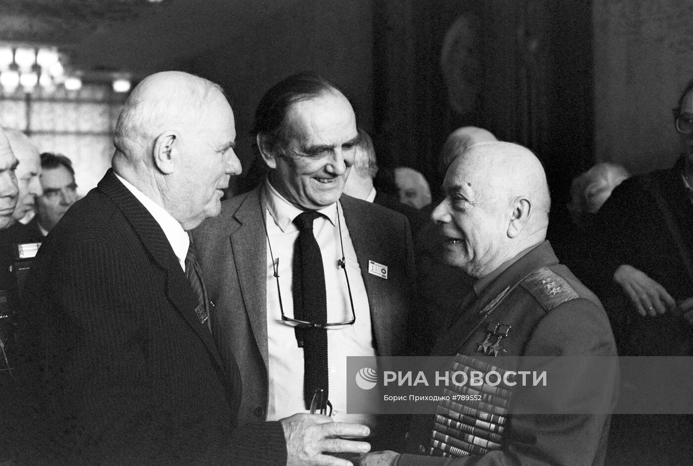 Бывшие военачальники на форуме "За безъядерный мир.."