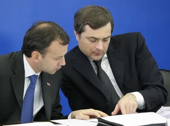 Аркадий Дворкович, Владислав Сурков