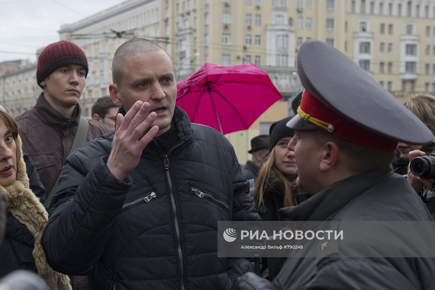 Акция против раскопок на Триумфальной площади