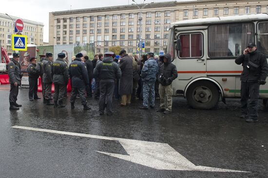 Акция против раскопок на Триумфальной площади