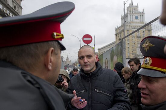 Акция против раскопок на Триумфальной площади