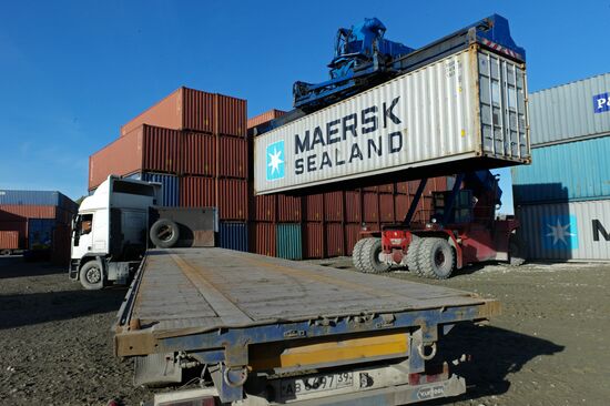 Работа грузового контейнерного терминала