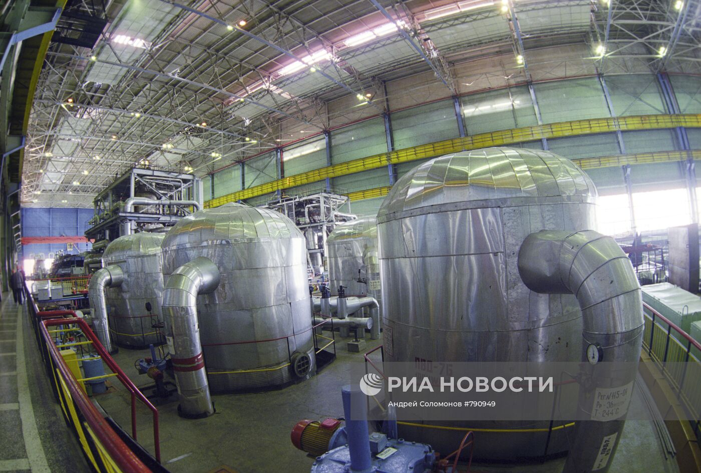 Зал подогревателей высокого давления Калининской АЭС