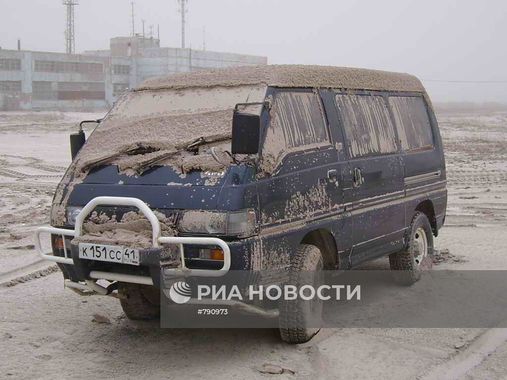 Выпадение вулканического пепла на поселок Усть-Камчатский