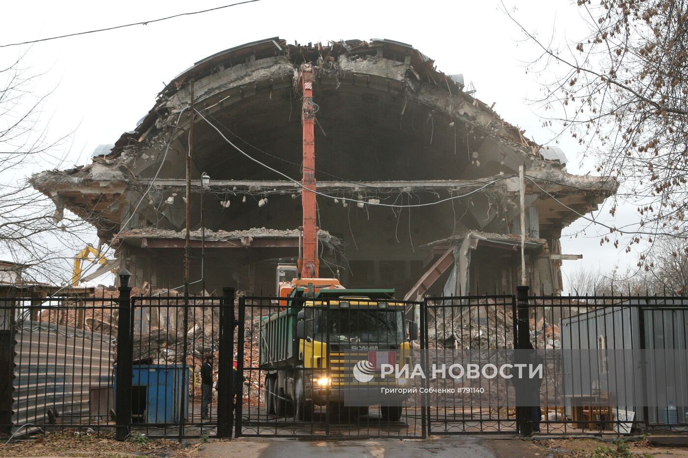 Снос бассейна "Динамо" в Петровском парке