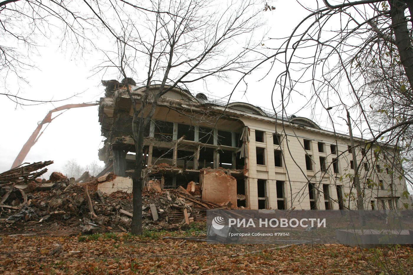 Снос бассейна "Динамо" в Петровском парке