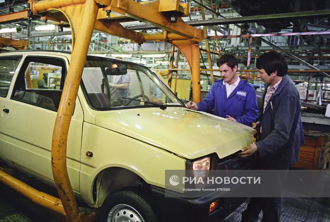 В каком городе производится ока. Серпуховский автомобильный завод СЕАЗ. ВАЗ 1111 Ока. Завод Ока Серпухов. ВАЗ Ока 1990.