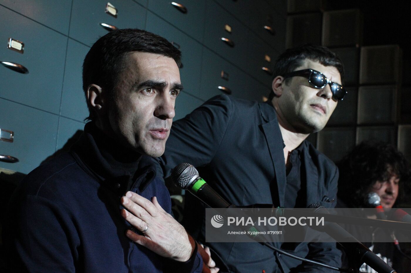 П/к Вячеслава Бутусова и музыкантов группы "Ю-Питер"