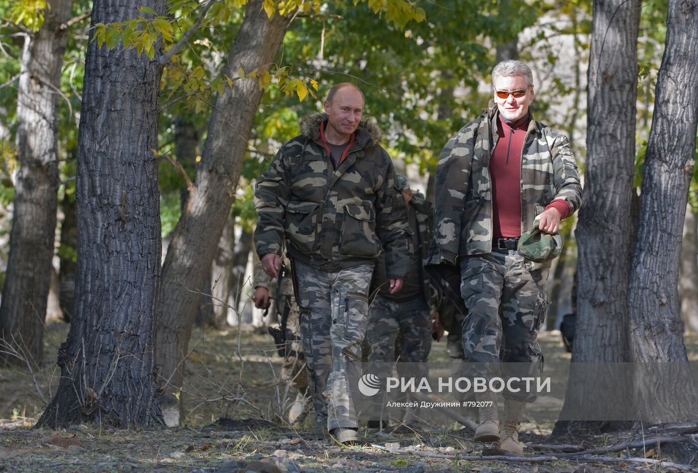 В.Путин во время экспедиции в "Убсунурскую котловину"