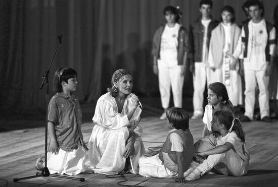 Певица Людмила Сенчина