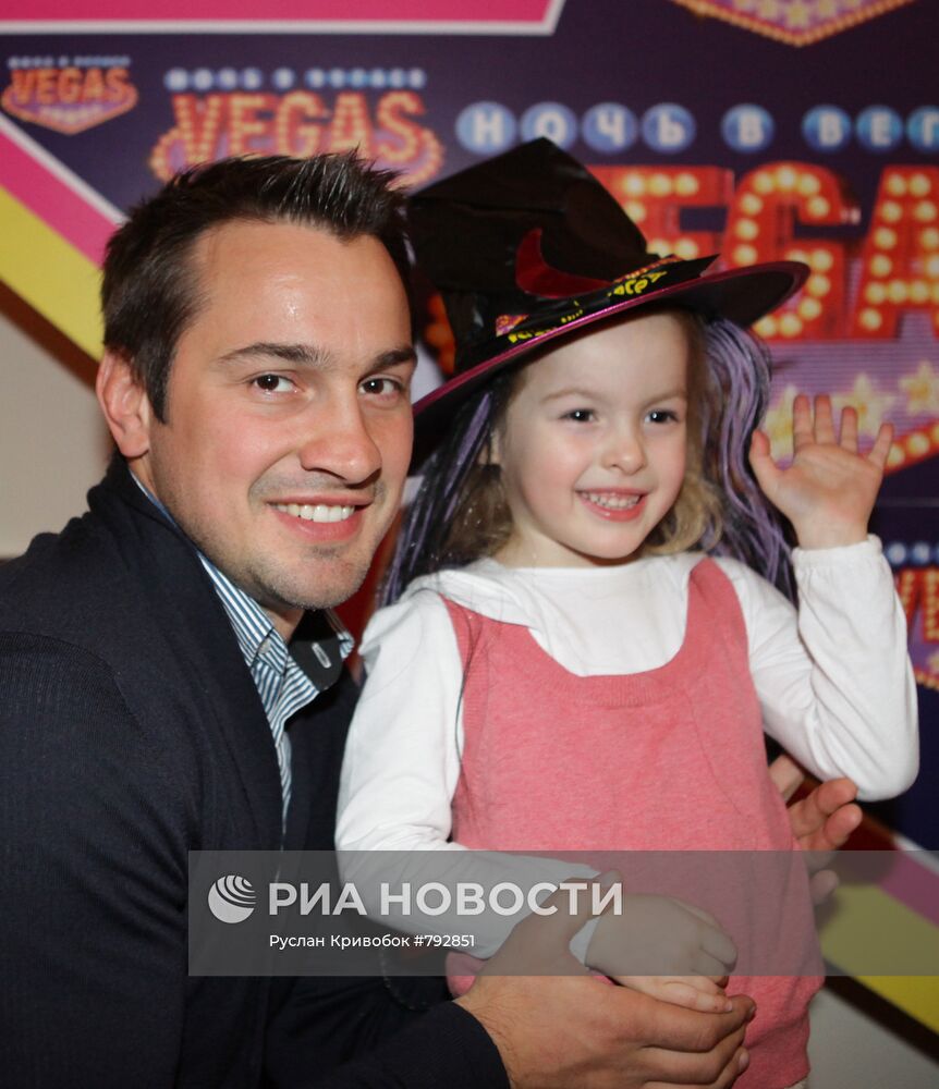 Дмитрий Носов с дочерью Златой