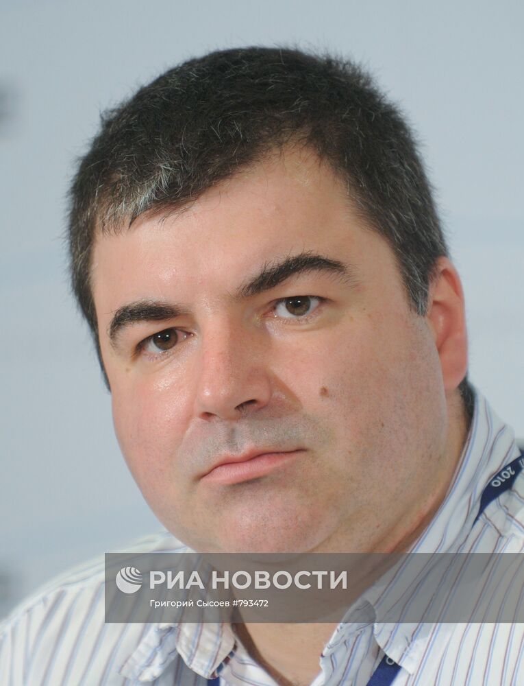 Константин Новоселов