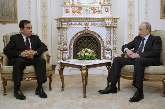 Владимир Путин встретился с Карлосом Гоном в Ново-Огарево
