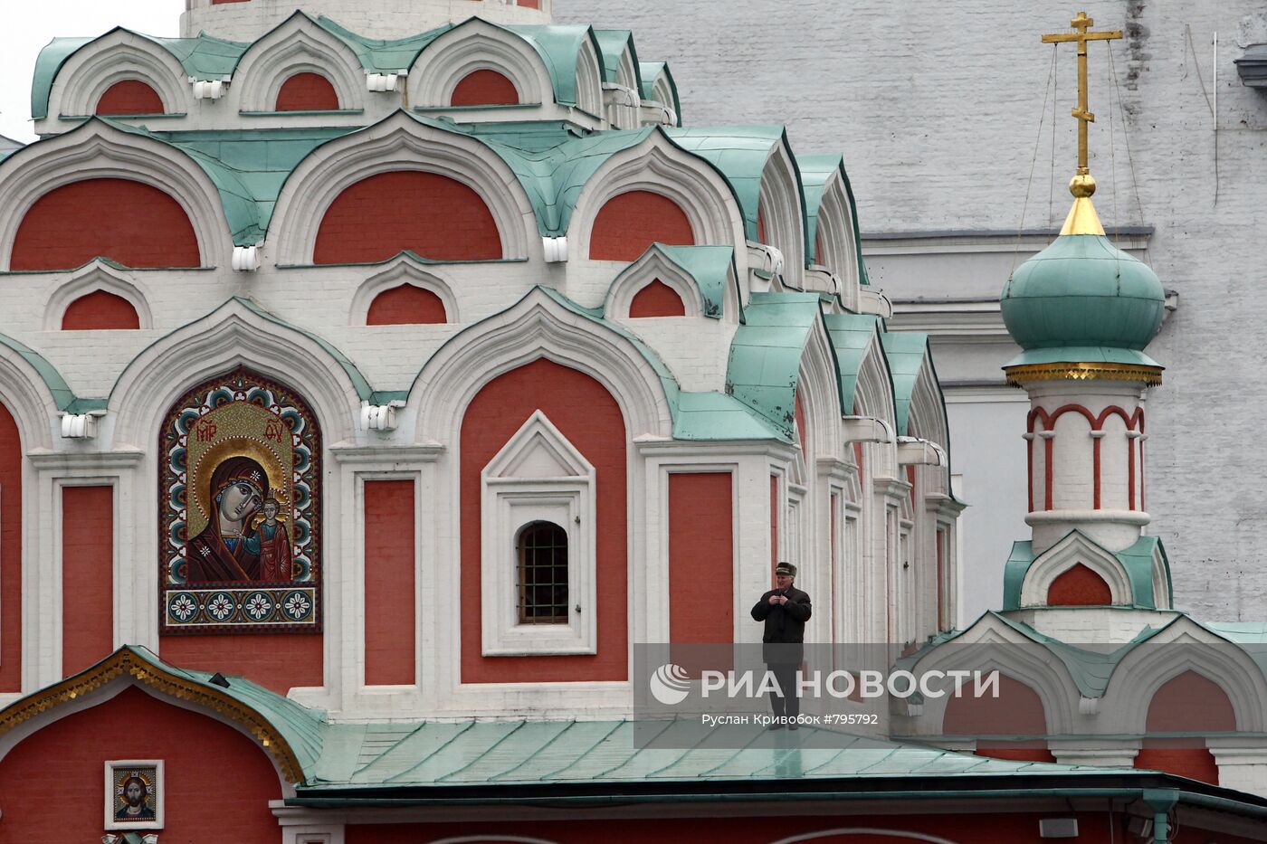 Освящение иконы Николы Можайского на Никольской башне Кремля