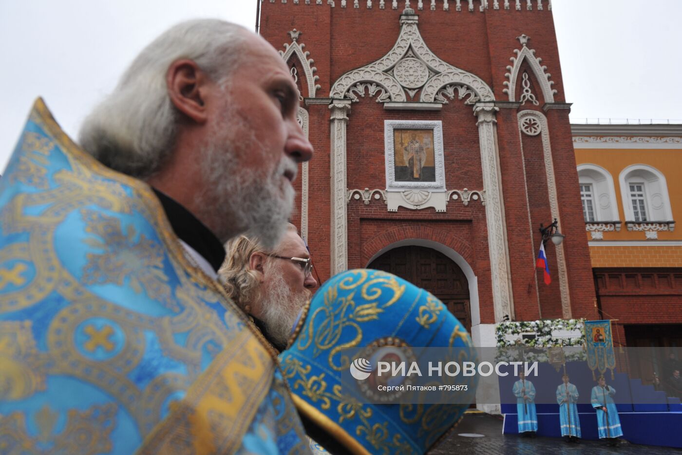 Освящение иконы Николы Можайского на Никольской башне Кремля