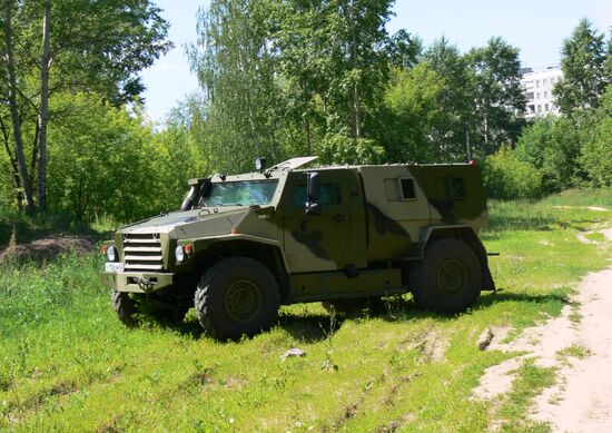 Защищенный модульный автомобиль ВПК-3927 "Волк I"