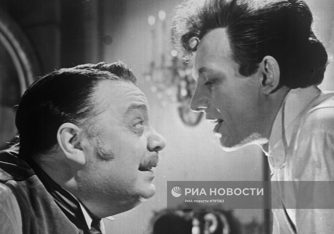 Кадр из телеспектакля "Как он лгал ее мужу"
