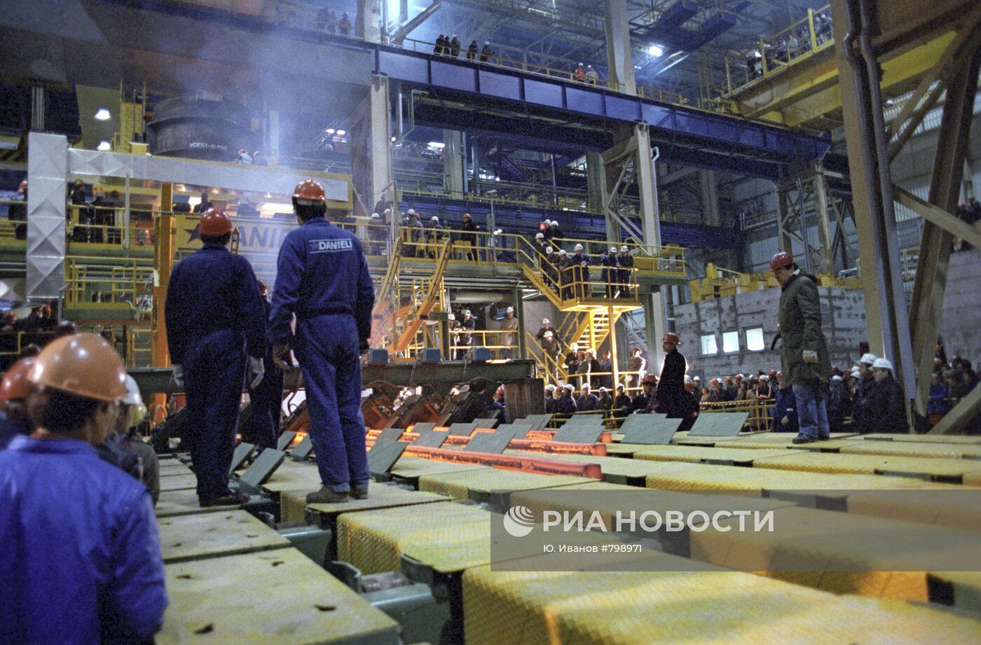 В сталеплавильном цехе Белоруского металлургического завода
