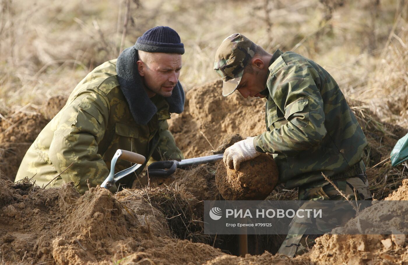 Раскопки на кладбище немецких солдат в Белоруссии