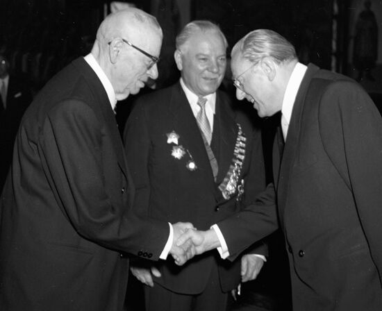 ПААСИКИВИ ВОРОШИЛОВ ГРОТЕВОЛЬ