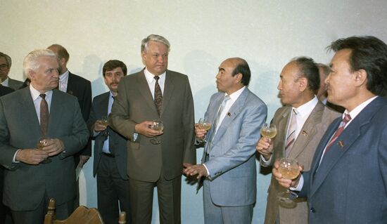 ЕЛЬЦИН АКАЕВ
