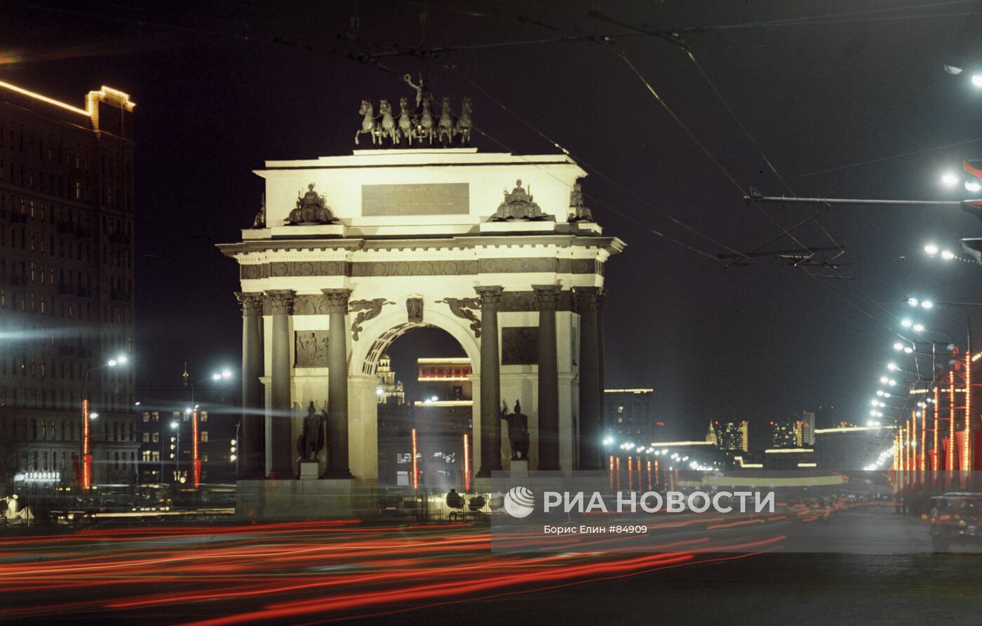 ТРИУМФАЛЬНАЯ АРКА МОСКВА