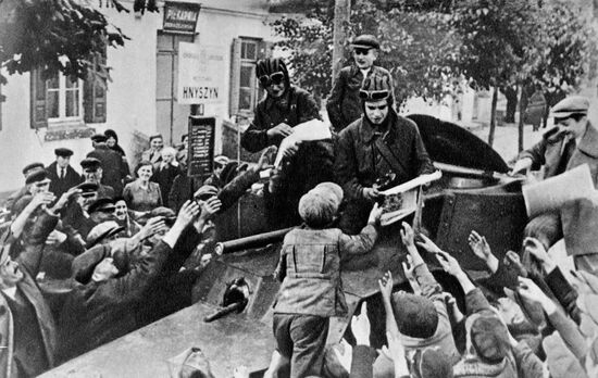 БОЙЦЫ НАСЕЛЕНИЕ