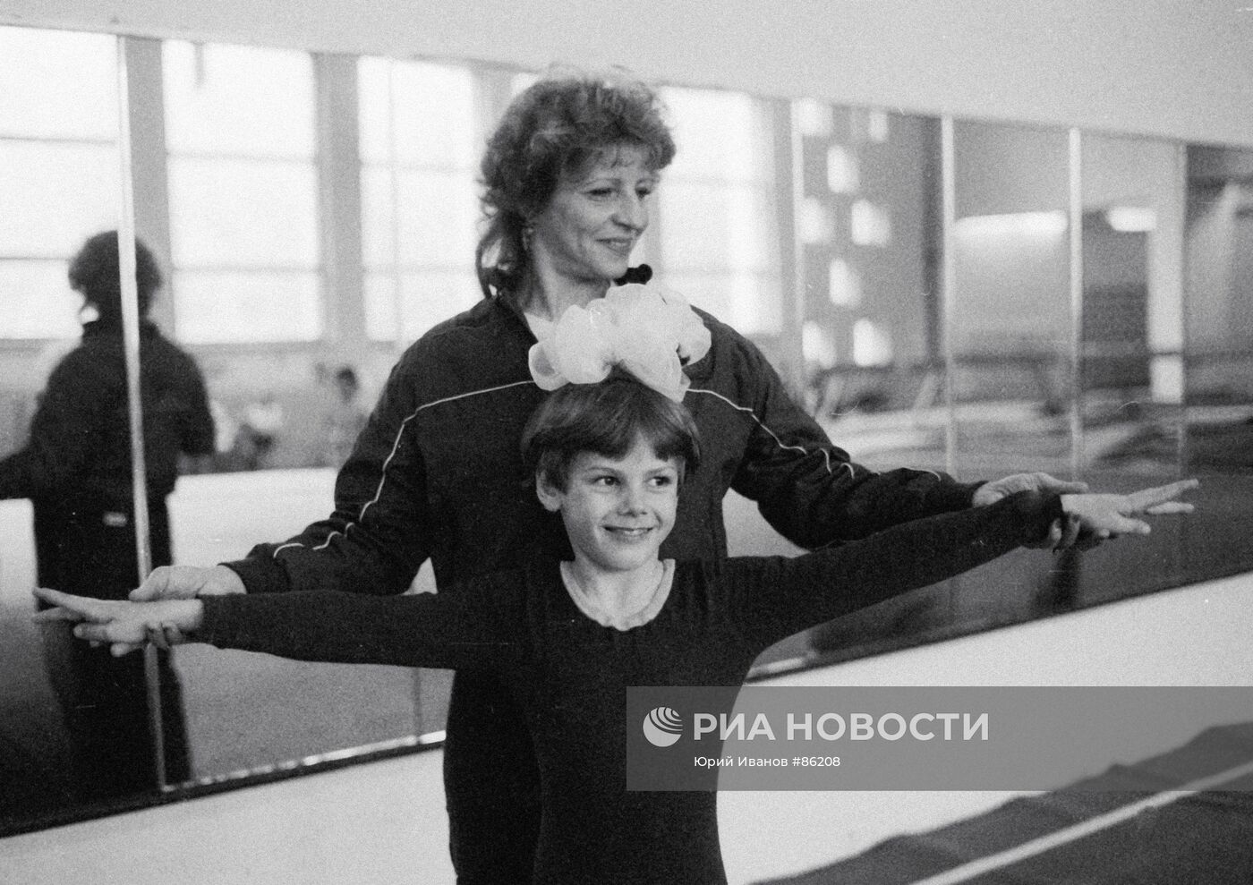 Ольга Корбут и юная гимнастка