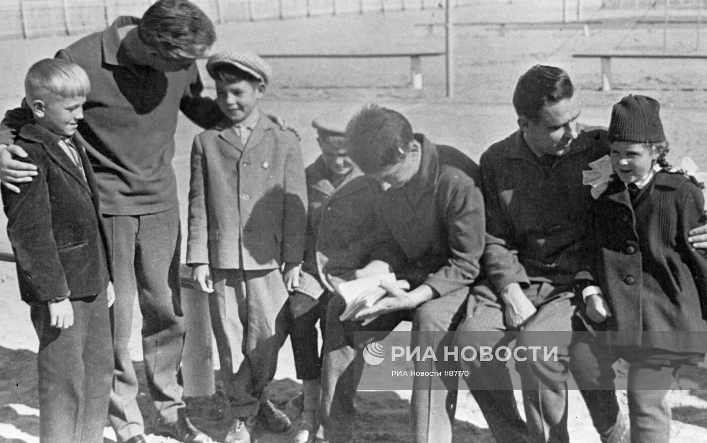 Летчики космонавты СССР В.Комаров, К.Феоктистов, Б.Егоров