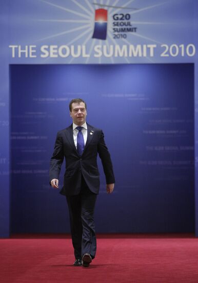 Д.Медведев принимает участие в саммите G20 в Сеуле