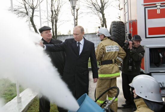 Владимир Путин посетил Академию гражданской защиты МЧС России
