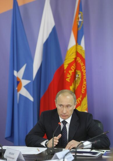 Владимир Путин провел совещание в Академии ГЗ МЧС РФ
