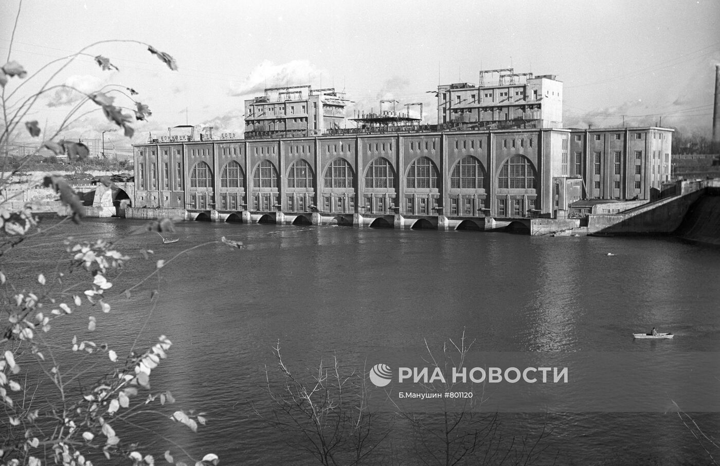 Общий вид Волховской ГЭС