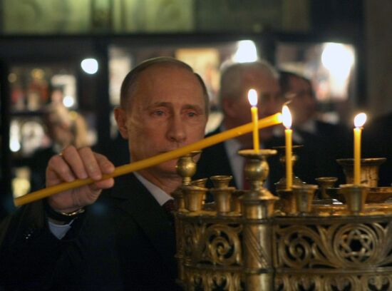 Владимир Путин посетил храм Александра Невского в Софии