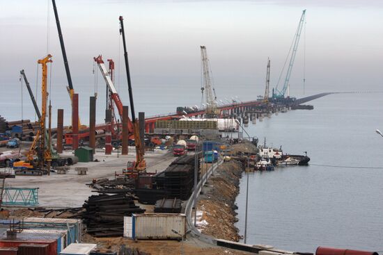 Строительство моста п-ов Де-Фриз - Седанка во Владивостоке