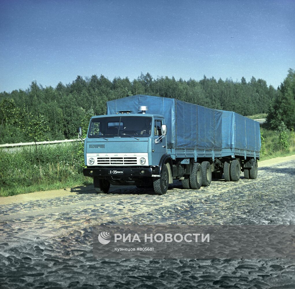 Автопоезд КамАЗ-53202