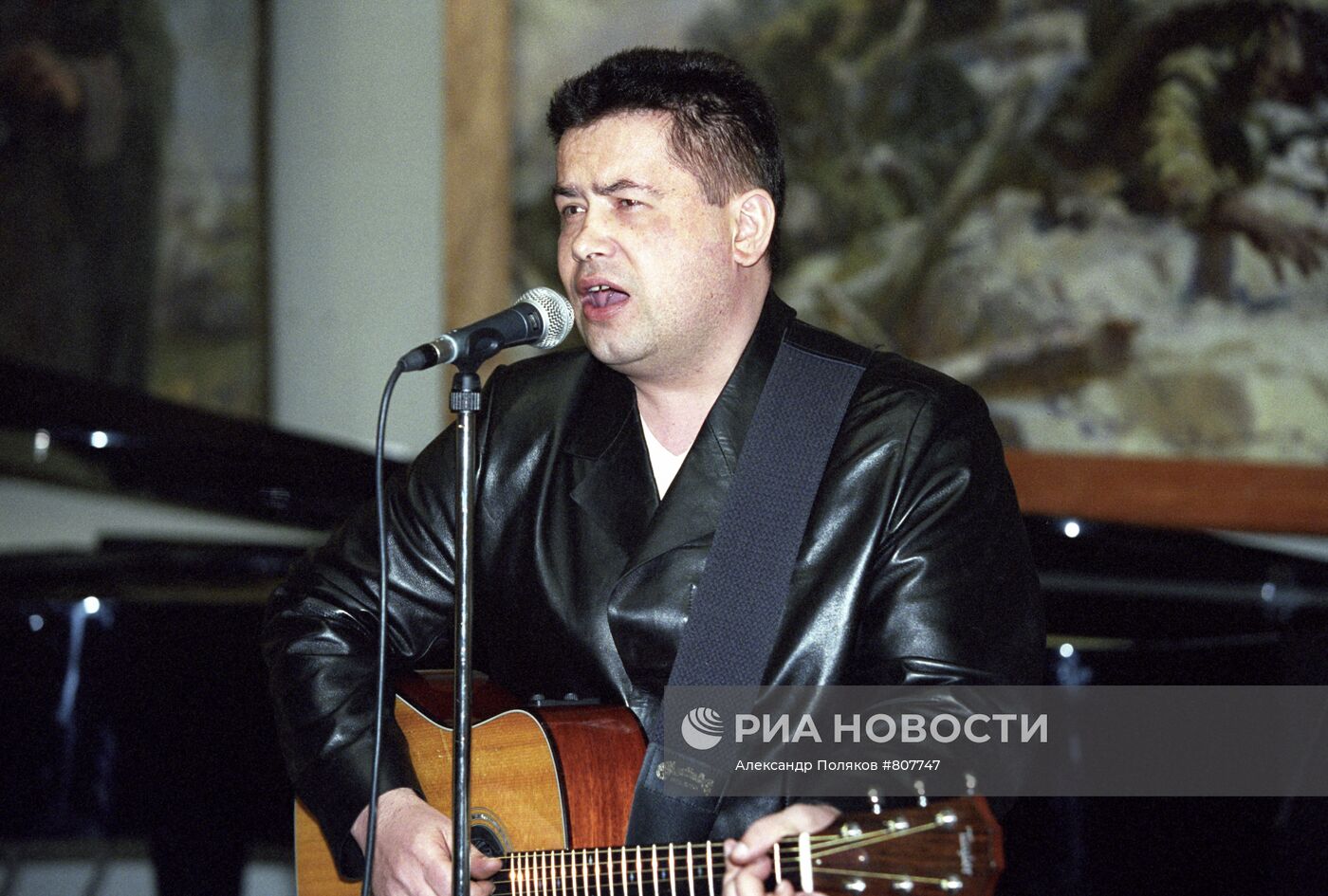 Николай Расторгуев во время выступления