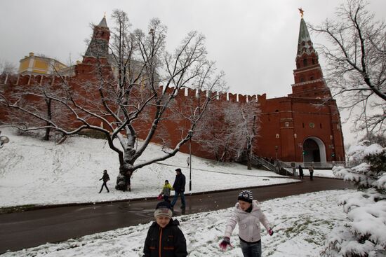 Снег в Москве