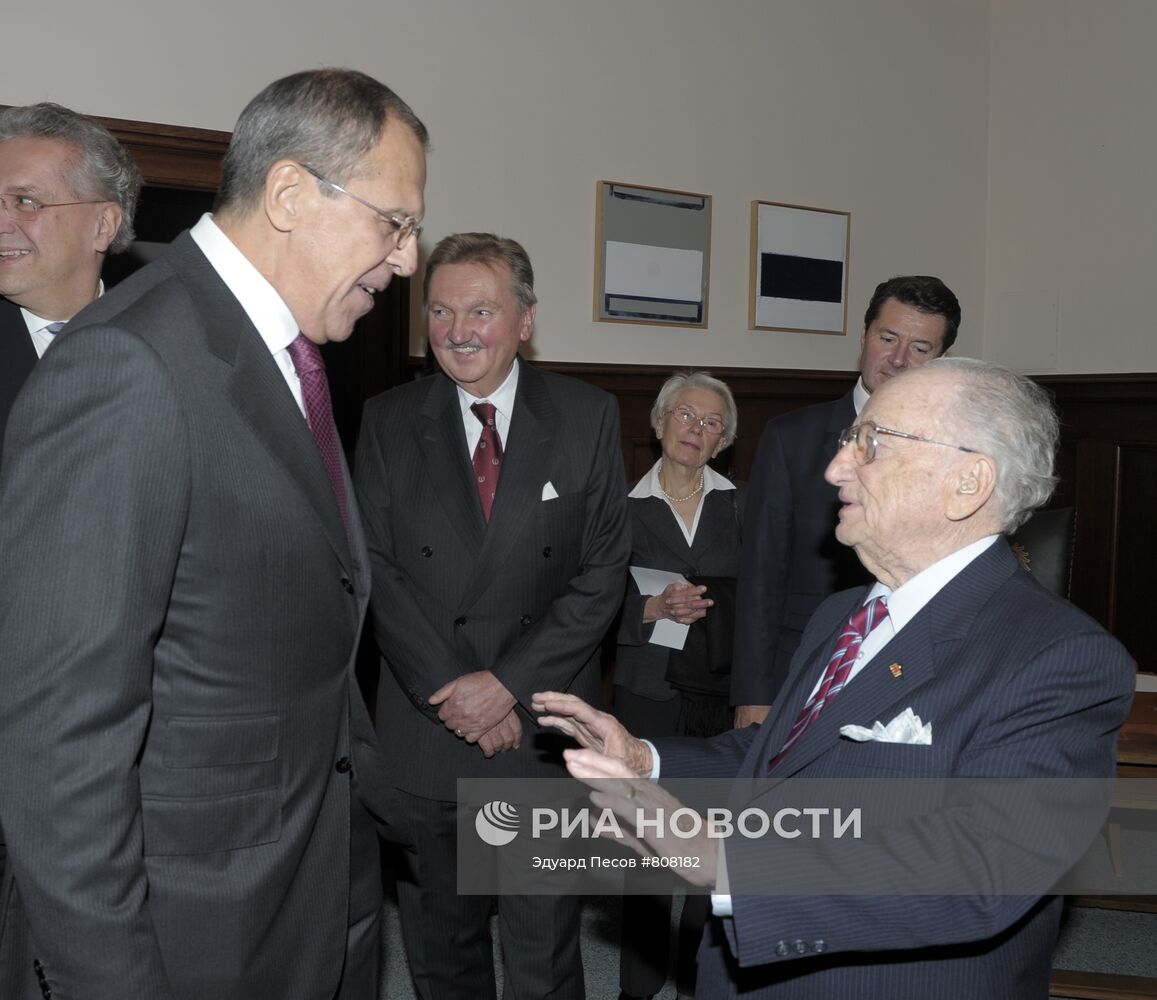 Сергей Лавров, Бенджамин Ференц