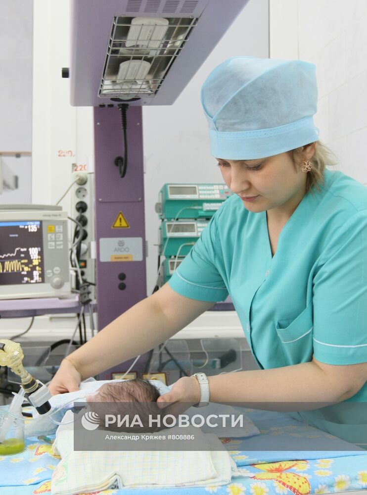 Новорожденный в реанимационном отделении