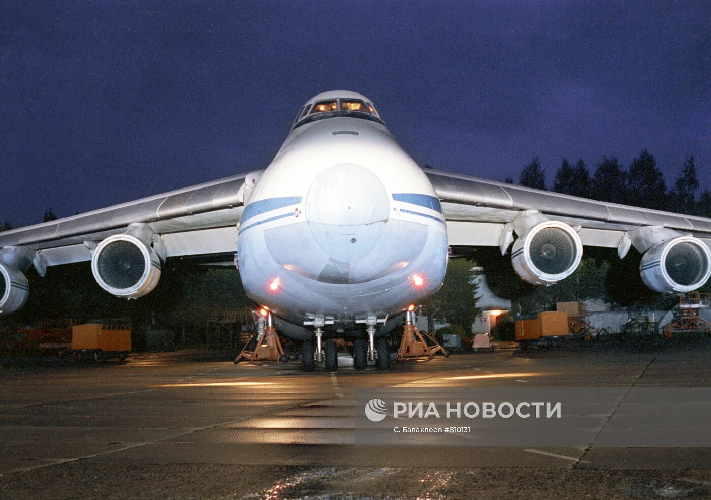 Самолет АН-124