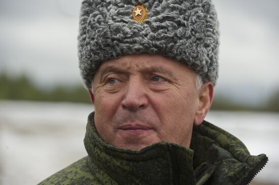 Д.Медведев на военном полигоне "Гороховецкий"