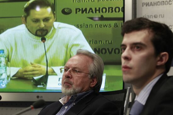 Павел Гусев, Олег Доброхотов