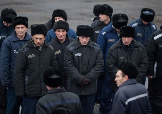 Заключенные на построении
