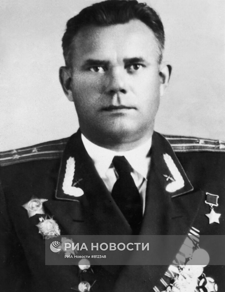 Герой Советского Союза, летчик-истребитель А.М.Решетов