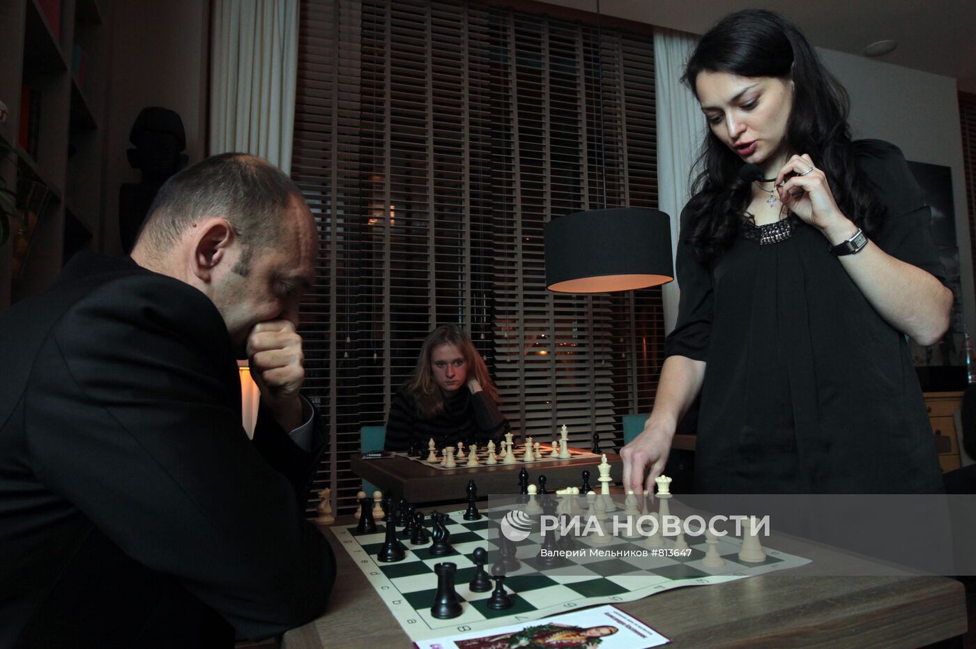 Сеанс одновременной игры в шахматы с Александрой Костенюк