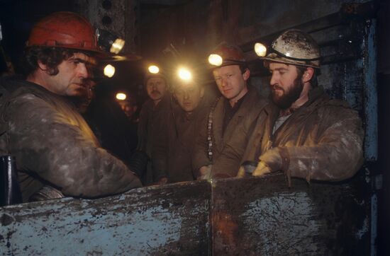 Шахтеры одной из шахт города Прокопьевска Кемеровской области